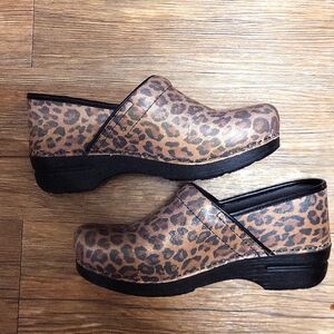 New Dansko Professional Safari Collection Shoes Size 41 Leopard print le…